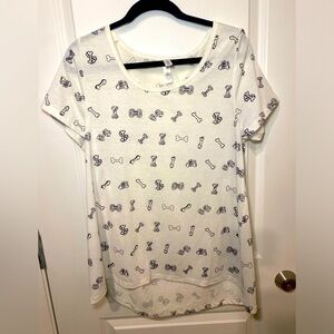 LulaRoe White with dog bone print classic t t shirt